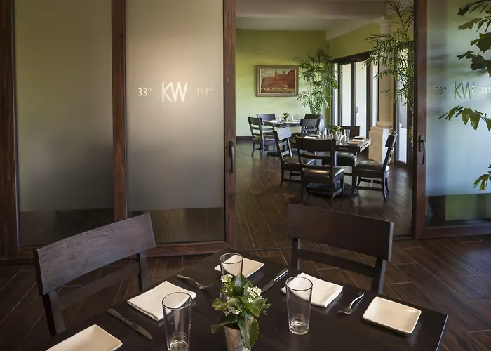 The & Spa, Curio Collection By Hilton Scottsdale